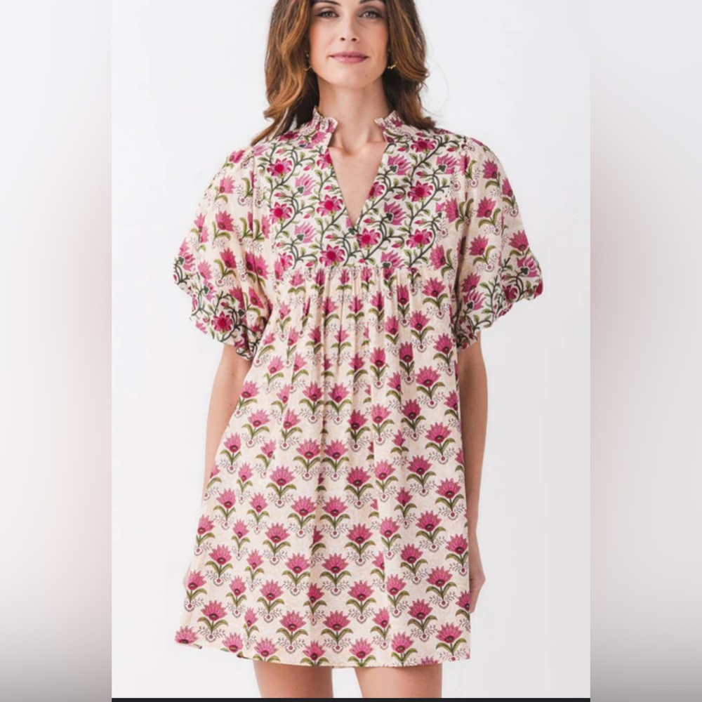 adorable floral dress!